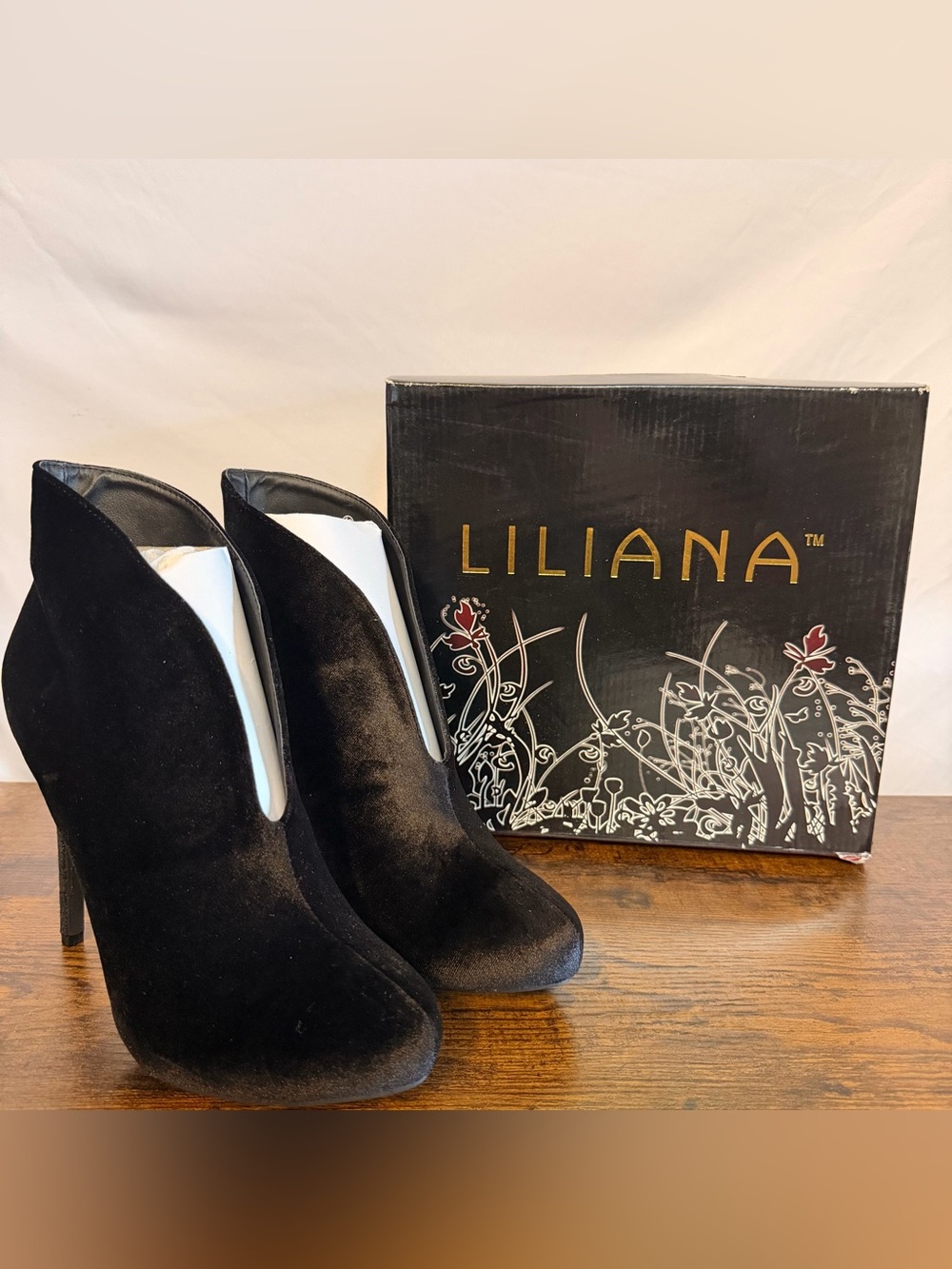 Liliana Black Velvet Women's Ankle Booties with Sculpted V-Cut